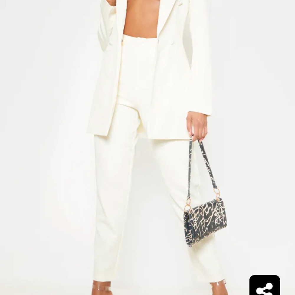 PrettyLittleThing Cream Cropped Pants